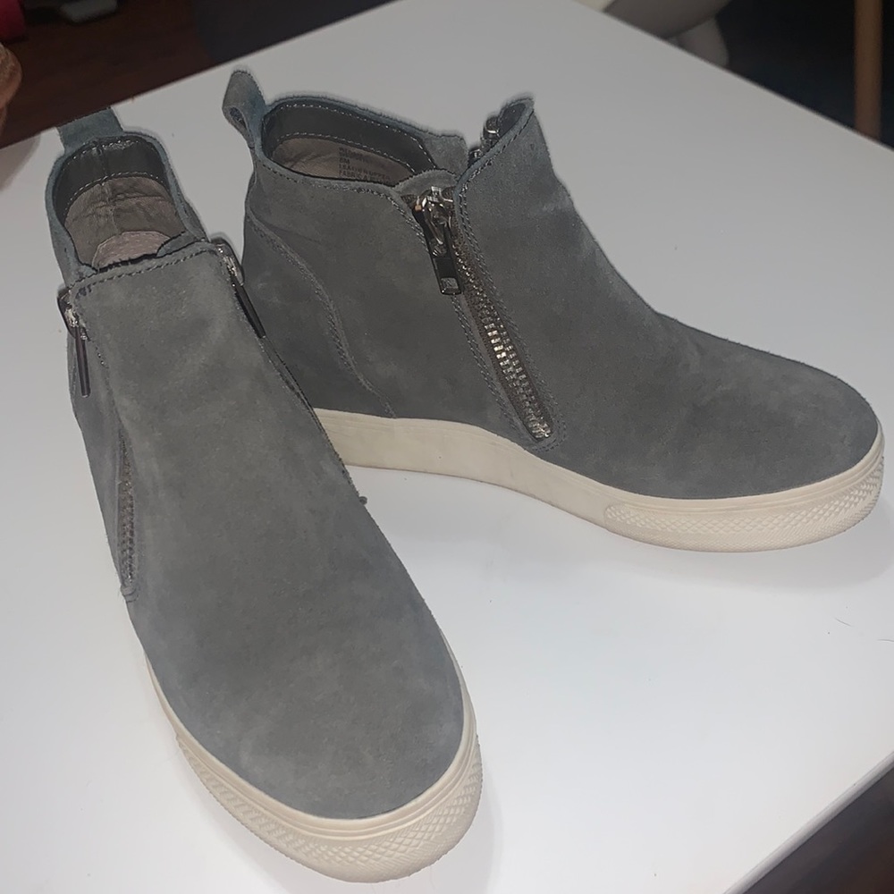 Steve Madden Booties - Picture 2 of 6